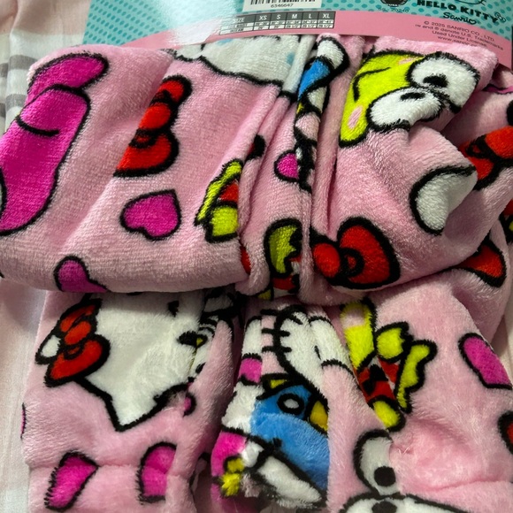 Hello Kitty Pink Fleece Pants Women’s Small 30”-32” NWT - Picture 6 of 8